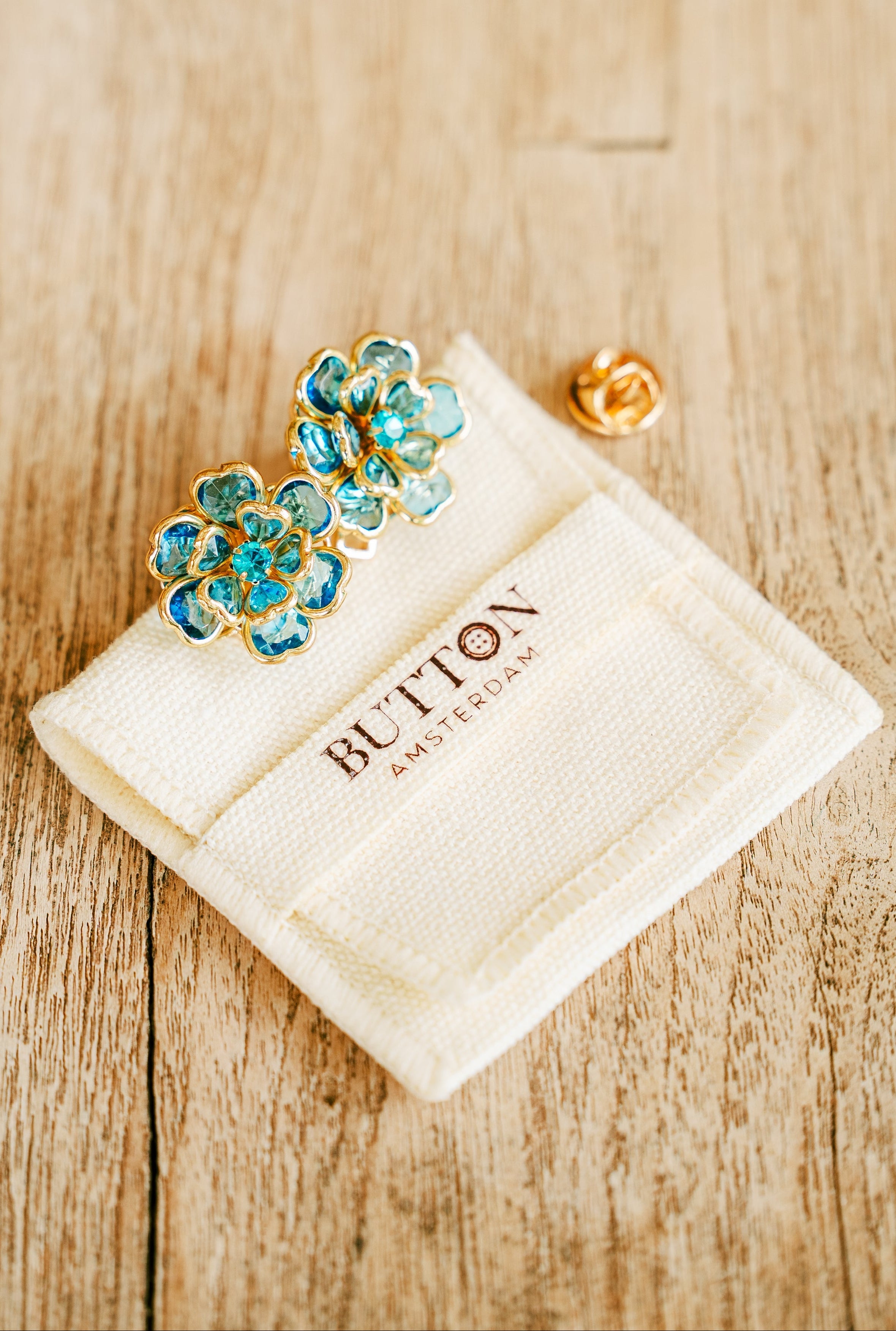 Bisous Flor Pin para Jeans